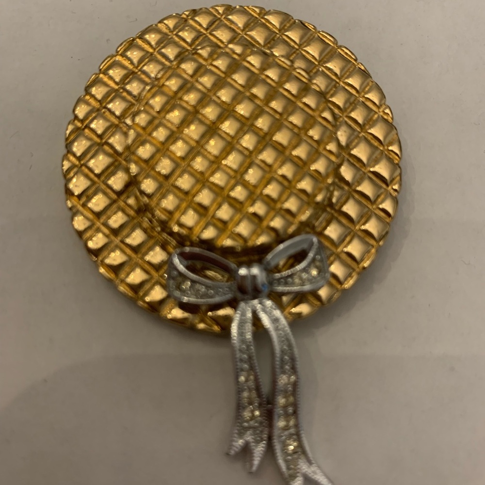 Vintage gorgeous hat with bow pin/pendent, EUC